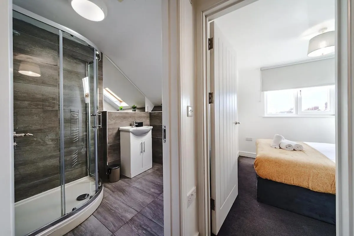 Apartment Stuff Contractors Accommodation Heath Hospital With Netflix Cardiff