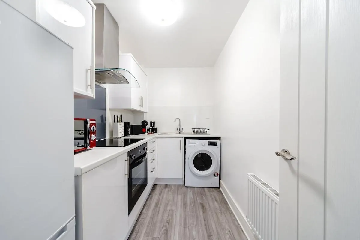 Stuff Contractors Accommodation Heath Hospital With Netflix Cardiff United Kingdom