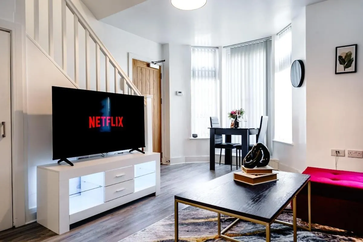 Long Stay Stuff Contractors Accommodation Heath Hospital With Netflix Cardiff